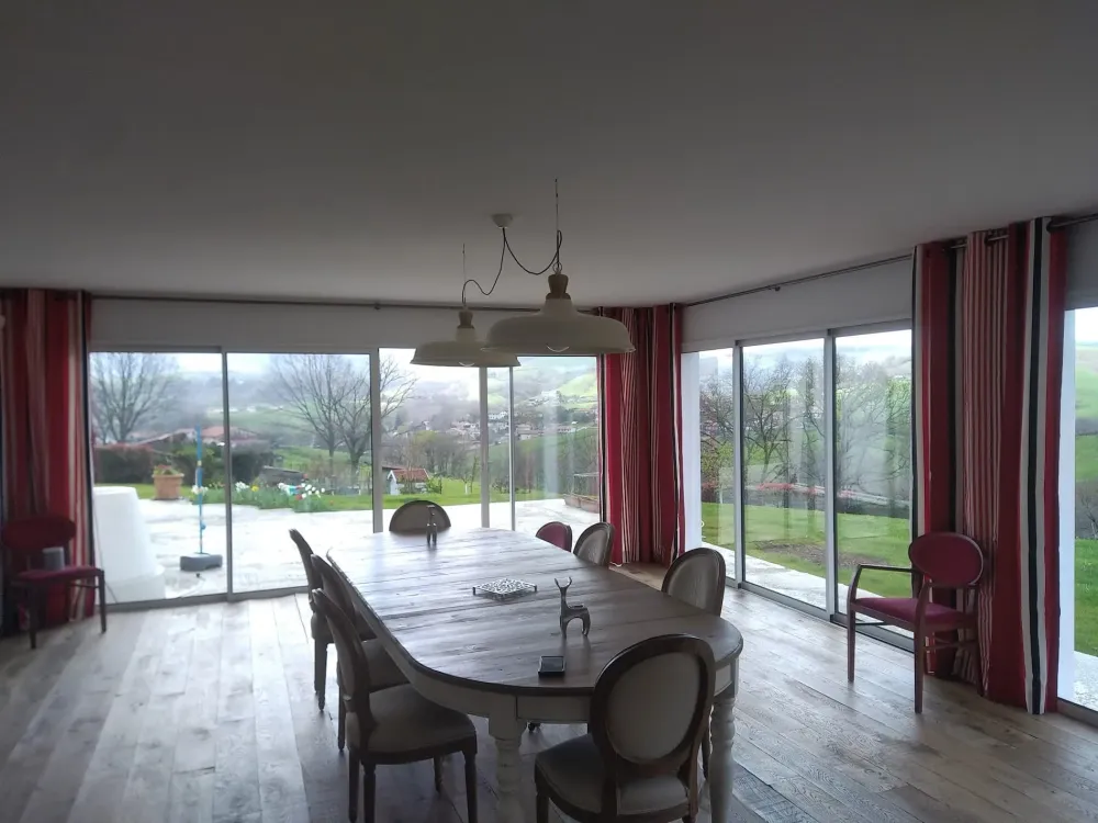 rideaux intérieurs dans une maison (1)